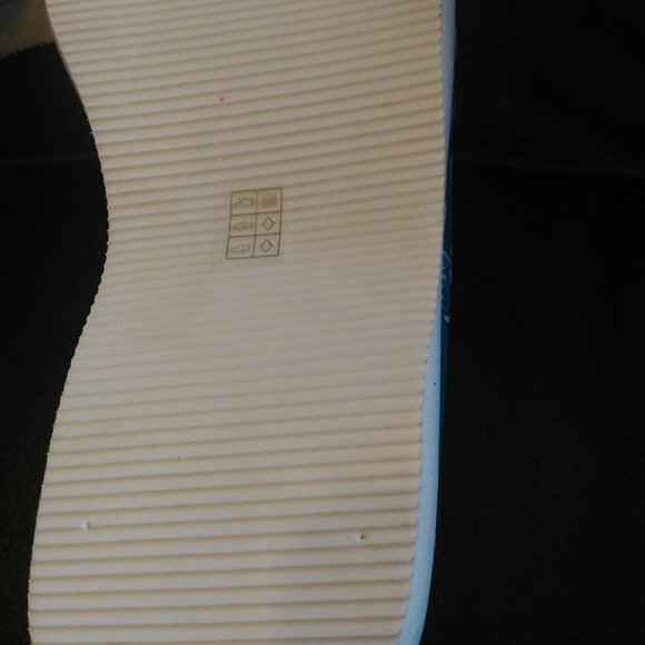 NEW Dolce and Gabanna Sandals Size 36 - Picture 3 of 5